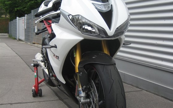 Umgebautes Motorrad Triumph Daytona 675 R von IL MOTO  Motorradhandel und Reparaturwerkstätte GesmbH - Bild 2 Umgebautes Motorrad Triumph Daytona 675 R von IL MOTO  Motorradhandel und Reparaturwerkstätte GesmbH - Bild 2