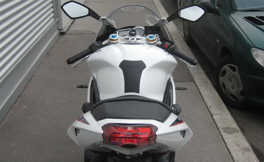 Umbgebautes Motorrad Triumph Daytona 675 R Bild 6: Umbgebautes Motorrad Triumph Daytona 675 R