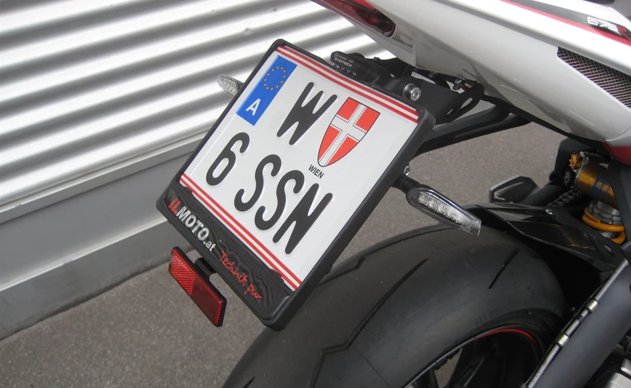 Umbgebautes Motorrad Triumph Daytona 675 R Bild 8: Umbgebautes Motorrad Triumph Daytona 675 R