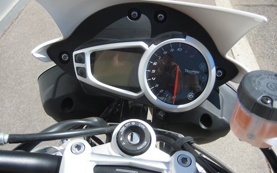 Umgebautes Motorrad Triumph Speed Triple R von IL MOTO  Motorradhandel und Reparaturwerkstätte GesmbH - Bild 7 Umgebautes Motorrad Triumph Speed Triple R von IL MOTO  Motorradhandel und Reparaturwerkstätte GesmbH - Bild 7