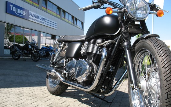 Umgebautes Motorrad Triumph Bonneville T100 von Becker-Tiemann Motorrad GmbH & Co. KG - Bild 1 Umgebautes Motorrad Triumph Bonneville T100 von Becker-Tiemann Motorrad GmbH & Co. KG - Bild 1