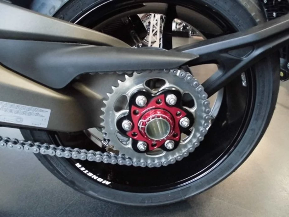 Umbgebautes Motorrad Ducati Monster 1200 S Bild 9: Umbgebautes Motorrad Ducati Monster 1200 S