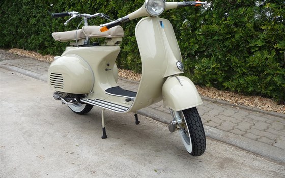 Umgebautes Motorrad Vespa 150 von Bräuer Motorradsport KG - Bild 7 Umgebautes Motorrad Vespa 150 von Bräuer Motorradsport KG - Bild 7