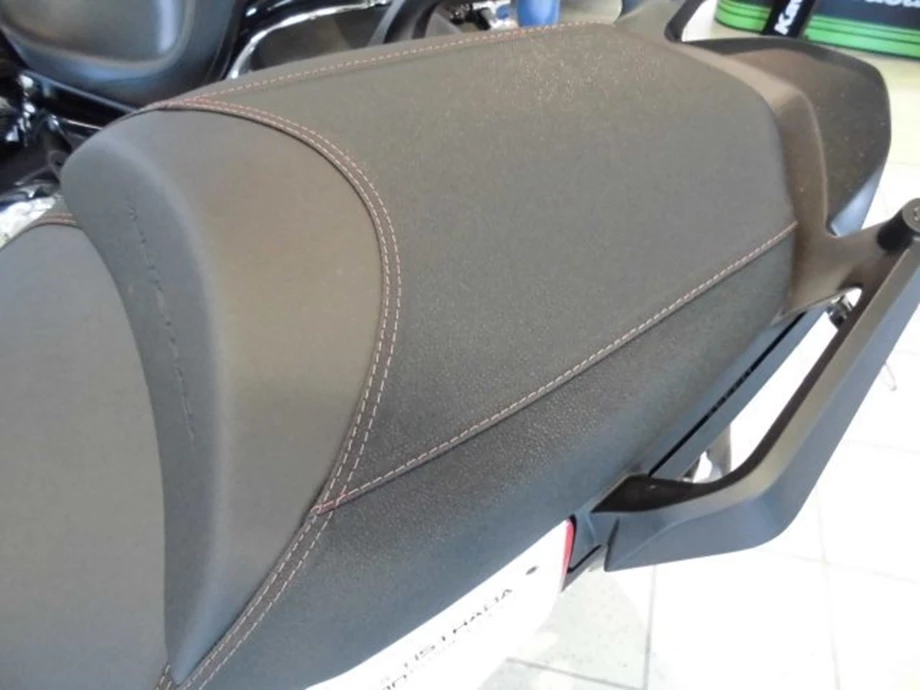 Umbgebautes Motorrad Ducati Multistrada 1200 Bild 9: Umbgebautes Motorrad Ducati Multistrada 1200