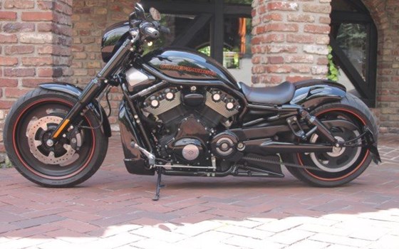 Umgebautes Motorrad Harley-Davidson Night Rod Special VRSCDX von X-Trem Custombikes - Bild 2 Umgebautes Motorrad Harley-Davidson Night Rod Special VRSCDX von X-Trem Custombikes - Bild 2