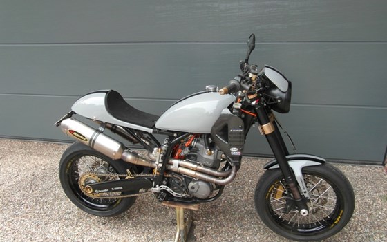 Umgebautes Motorrad KTM 660 SMC von tarifa-anton - Bild 1 Umgebautes Motorrad KTM 660 SMC von tarifa-anton - Bild 1