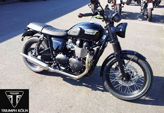 Triumph Bonneville T100 Black