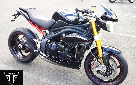 Umgebautes Motorrad Triumph Speed Triple R von Motorradhaus Löhmer GmbH - Bild 1 Umgebautes Motorrad Triumph Speed Triple R von Motorradhaus Löhmer GmbH - Bild 1