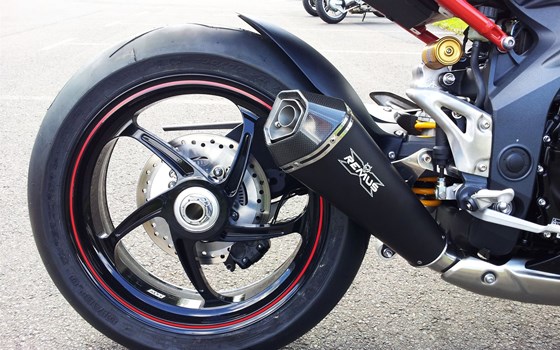 Umgebautes Motorrad Triumph Speed Triple R von Motorradhaus Löhmer GmbH - Bild 7 Umgebautes Motorrad Triumph Speed Triple R von Motorradhaus Löhmer GmbH - Bild 7