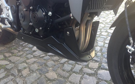 Umgebautes Motorrad Suzuki GSR 750 von Motorrad-Technik Alvermann & Appelt GbR - Bild 3 Umgebautes Motorrad Suzuki GSR 750 von Motorrad-Technik Alvermann & Appelt GbR - Bild 3