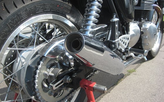 Umgebautes Motorrad Triumph Thruxton von IL MOTO  Motorradhandel und Reparaturwerkstätte GesmbH - Bild 6 Umgebautes Motorrad Triumph Thruxton von IL MOTO  Motorradhandel und Reparaturwerkstätte GesmbH - Bild 6