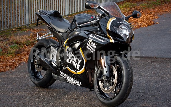 Umgebautes Motorrad Suzuki GSX-R 750 von A. Reinmuth Motorräder - Bild 1 Umgebautes Motorrad Suzuki GSX-R 750 von A. Reinmuth Motorräder - Bild 1
