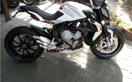 Umgebautes Motorrad MV Agusta Dragster 800 von A.T.T.-Tiedemann-Motorräder e.Kfm - Bild 10 Umgebautes Motorrad MV Agusta Dragster 800 von A.T.T.-Tiedemann-Motorräder e.Kfm - Bild 10