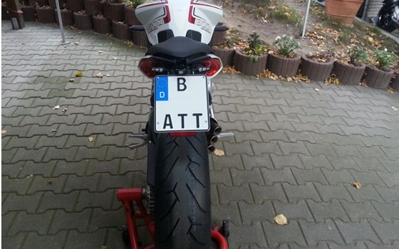 Umgebautes Motorrad MV Agusta Dragster 800 von A.T.T.-Tiedemann-Motorräder e.Kfm - Bild 6 Umgebautes Motorrad MV Agusta Dragster 800 von A.T.T.-Tiedemann-Motorräder e.Kfm - Bild 6