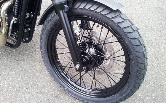 Umgebautes Motorrad Triumph Bonneville T100 von Motorradhaus Löhmer GmbH - Bild 8 Umgebautes Motorrad Triumph Bonneville T100 von Motorradhaus Löhmer GmbH - Bild 8
