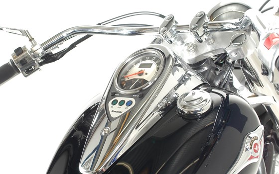 Umgebautes Motorrad Kawasaki VN 900 Custom von Warm Up Zweiradtechnik GmbH - Bild 7 Umgebautes Motorrad Kawasaki VN 900 Custom von Warm Up Zweiradtechnik GmbH - Bild 7