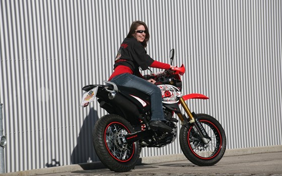 Umgebautes Motorrad Kreidler Supermoto 125 DD von Warm Up Zweiradtechnik GmbH - Bild 3 Umgebautes Motorrad Kreidler Supermoto 125 DD von Warm Up Zweiradtechnik GmbH - Bild 3