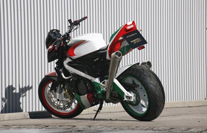 Aprilia Tuono V4 R Custom Bike Aprilia Tuono V4 R Custom Bike