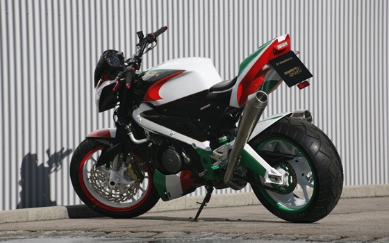 Umgebautes Motorrad Aprilia Tuono V4 R von Warm Up Zweiradtechnik GmbH - Bild 10 Umgebautes Motorrad Aprilia Tuono V4 R von Warm Up Zweiradtechnik GmbH - Bild 10