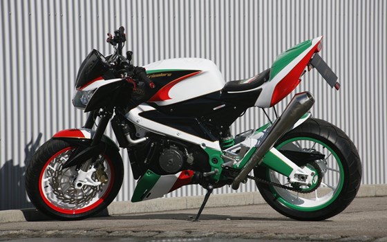 Umgebautes Motorrad Aprilia Tuono V4 R von Warm Up Zweiradtechnik GmbH - Bild 9 Umgebautes Motorrad Aprilia Tuono V4 R von Warm Up Zweiradtechnik GmbH - Bild 9