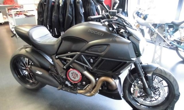 Ducati Diavel 1200 Dark SE Special Edition made by Team Wahlers