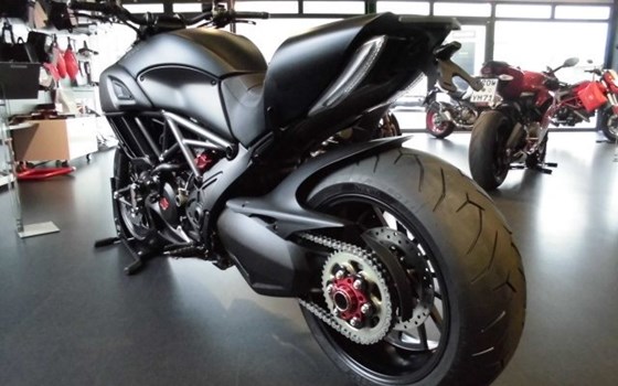 Umgebautes Motorrad Ducati Diavel 1200 Dark von Team Wahlers GmbH - Bild 6 Umgebautes Motorrad Ducati Diavel 1200 Dark von Team Wahlers GmbH - Bild 6