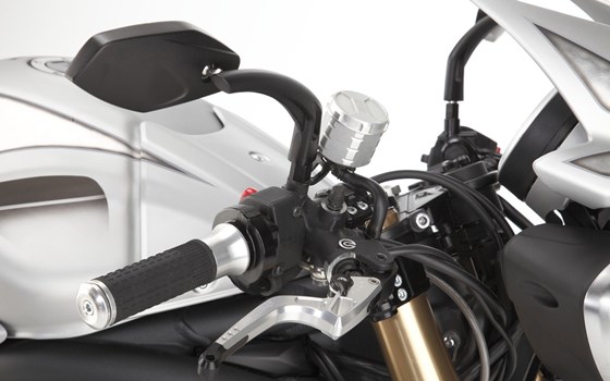 Umgebautes Motorrad Triumph Speed Triple 1050 von Warm Up Zweiradtechnik GmbH - Bild 4 Umgebautes Motorrad Triumph Speed Triple 1050 von Warm Up Zweiradtechnik GmbH - Bild 4