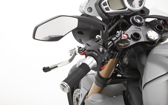 Umgebautes Motorrad Triumph Speed Triple 1050 von Warm Up Zweiradtechnik GmbH - Bild 7 Umgebautes Motorrad Triumph Speed Triple 1050 von Warm Up Zweiradtechnik GmbH - Bild 7