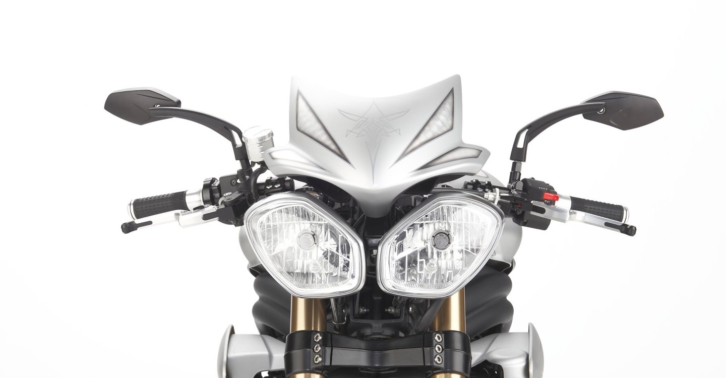 Umbgebautes Motorrad Triumph Speed Triple 1050