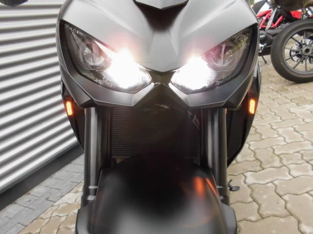 Umbgebautes Motorrad Kawasaki Z 1000 Black Edition Bild 2: Umbgebautes Motorrad Kawasaki Z 1000 Black Edition