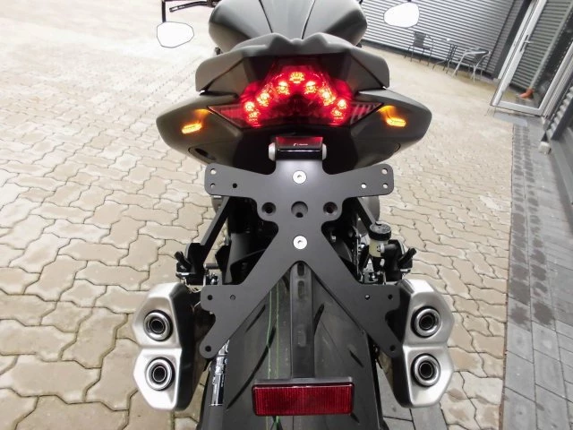 Umbgebautes Motorrad Kawasaki Z 1000 Black Edition Bild 3: Umbgebautes Motorrad Kawasaki Z 1000 Black Edition