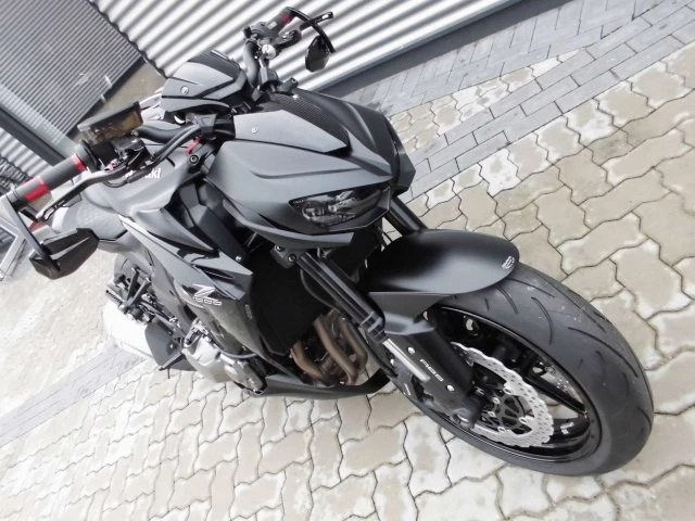 Umbgebautes Motorrad Kawasaki Z 1000 Black Edition Bild 5: Umbgebautes Motorrad Kawasaki Z 1000 Black Edition