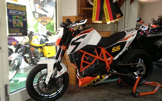 Umgebautes Motorrad KTM 690 Duke R von Motorradhaus Goldhammer - Bild 1 Umgebautes Motorrad KTM 690 Duke R von Motorradhaus Goldhammer - Bild 1