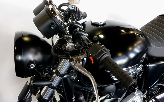 Umgebautes Motorrad Triumph Bonneville SE von SBF TRIUMPH Bikes & Parts GmbH & Co.KG - Bild 3 Umgebautes Motorrad Triumph Bonneville SE von SBF TRIUMPH Bikes & Parts GmbH & Co.KG - Bild 3