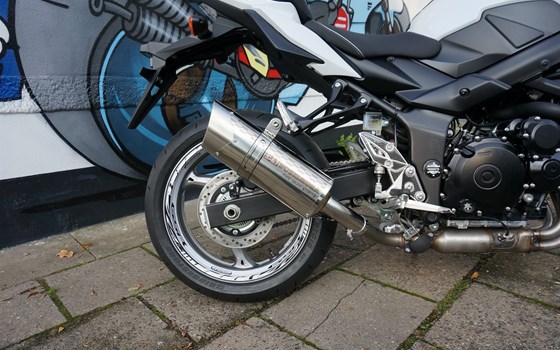 Umgebautes Motorrad Suzuki GSR 750 von Motorradhaus Steinbach GmbH - Bild 2 Umgebautes Motorrad Suzuki GSR 750 von Motorradhaus Steinbach GmbH - Bild 2