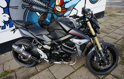 Suzuki GSR 750 Custom Bike