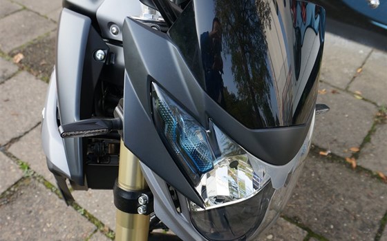 Umgebautes Motorrad Suzuki GSR 750 von Motorradhaus Steinbach GmbH - Bild 6 Umgebautes Motorrad Suzuki GSR 750 von Motorradhaus Steinbach GmbH - Bild 6