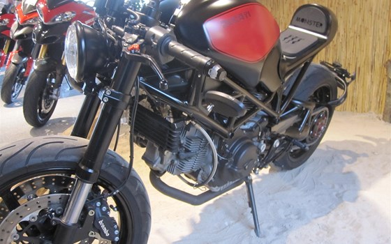 Umgebautes Motorrad Ducati Monster S2R 1000 von Schilling IM Racing GmbH & Co. KG - Bild 1 Umgebautes Motorrad Ducati Monster S2R 1000 von Schilling IM Racing GmbH & Co. KG - Bild 1