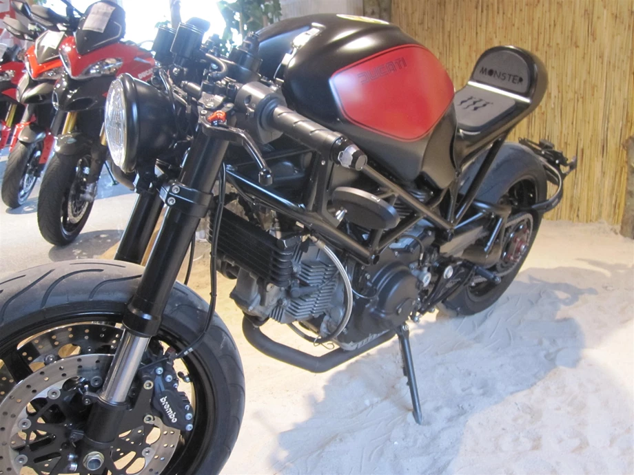 Umbgebautes Motorrad Ducati Monster S2R 1000 Bild 1: Umbgebautes Motorrad Ducati Monster S2R 1000