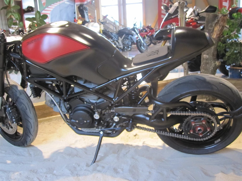 Umbgebautes Motorrad Ducati Monster S2R 1000 Bild 5: Umbgebautes Motorrad Ducati Monster S2R 1000