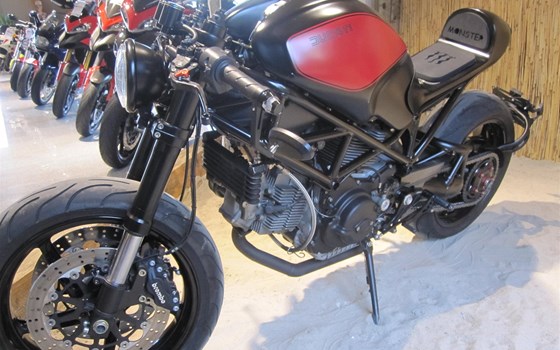 Umgebautes Motorrad Ducati Monster S2R 1000 von Schilling IM Racing GmbH & Co. KG - Bild 6 Umgebautes Motorrad Ducati Monster S2R 1000 von Schilling IM Racing GmbH & Co. KG - Bild 6