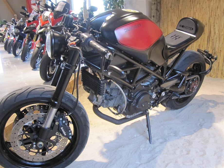 Umbgebautes Motorrad Ducati Monster S2R 1000 Bild 6: Umbgebautes Motorrad Ducati Monster S2R 1000