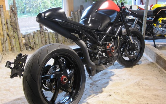 Umgebautes Motorrad Ducati Monster S2R 1000 von Schilling IM Racing GmbH & Co. KG - Bild 7 Umgebautes Motorrad Ducati Monster S2R 1000 von Schilling IM Racing GmbH & Co. KG - Bild 7