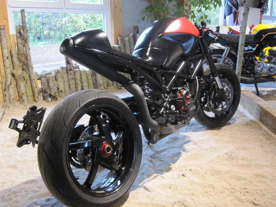 Umbgebautes Motorrad Ducati Monster S2R 1000 Bild 7: Umbgebautes Motorrad Ducati Monster S2R 1000