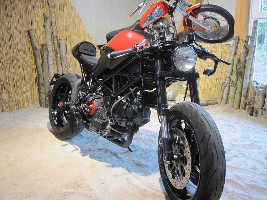 Umbgebautes Motorrad Ducati Monster S2R 1000 Bild 8: Umbgebautes Motorrad Ducati Monster S2R 1000