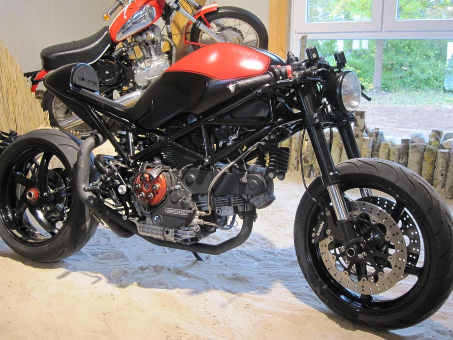 Umbgebautes Motorrad Ducati Monster S2R 1000 Bild 9: Umbgebautes Motorrad Ducati Monster S2R 1000