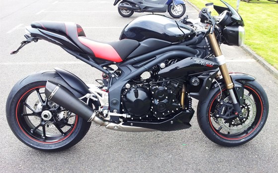 Umgebautes Motorrad Triumph Speed Triple 1050 von Motorradhaus Löhmer GmbH - Bild 2 Umgebautes Motorrad Triumph Speed Triple 1050 von Motorradhaus Löhmer GmbH - Bild 2