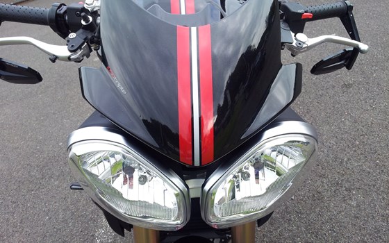 Umgebautes Motorrad Triumph Speed Triple 1050 von Motorradhaus Löhmer GmbH - Bild 8 Umgebautes Motorrad Triumph Speed Triple 1050 von Motorradhaus Löhmer GmbH - Bild 8