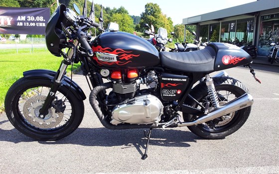 Umgebautes Motorrad Triumph Thruxton von Motorradhaus Löhmer GmbH - Bild 5 Umgebautes Motorrad Triumph Thruxton von Motorradhaus Löhmer GmbH - Bild 5