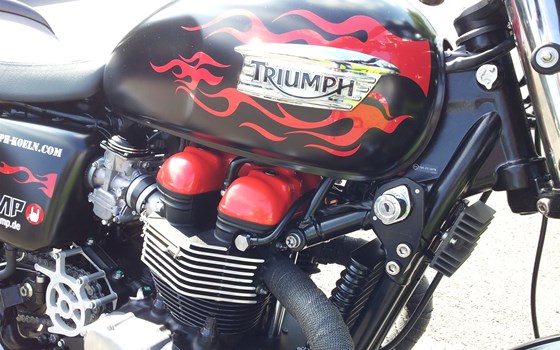 Umgebautes Motorrad Triumph Thruxton von Motorradhaus Löhmer GmbH - Bild 7 Umgebautes Motorrad Triumph Thruxton von Motorradhaus Löhmer GmbH - Bild 7